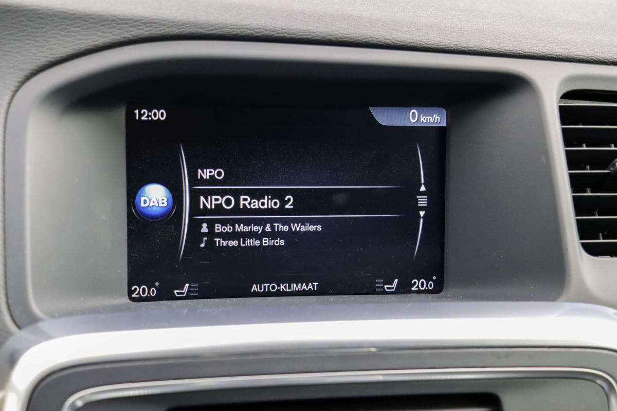 Volvo V60 Volvo V60 2.0 T3 Momentum | Leder | Bi-Xenon | 66.000 km! | Dealeronderhouden