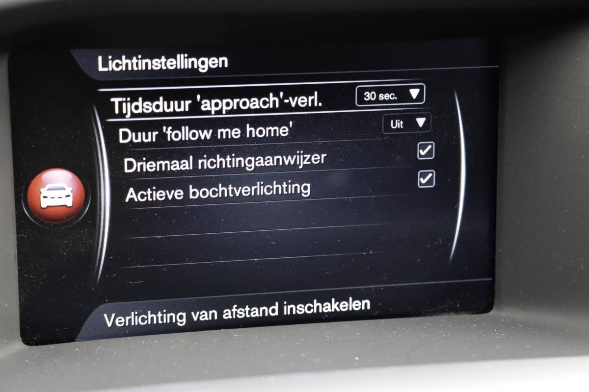 Volvo V60 Volvo V60 2.0 T3 Momentum | Leder | Bi-Xenon | 66.000 km! | Dealeronderhouden