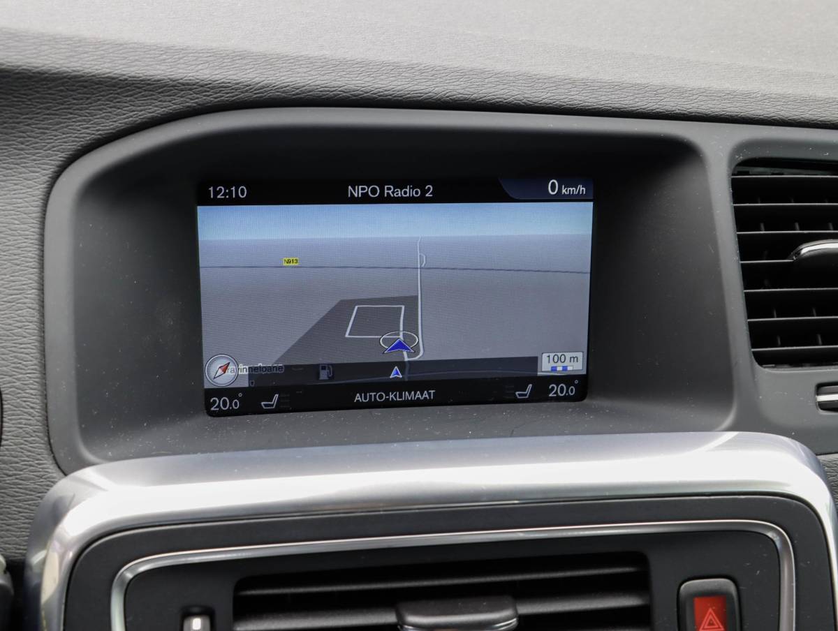 Volvo V60 Volvo V60 2.0 T3 Momentum | Leder | Bi-Xenon | 66.000 km! | Dealeronderhouden