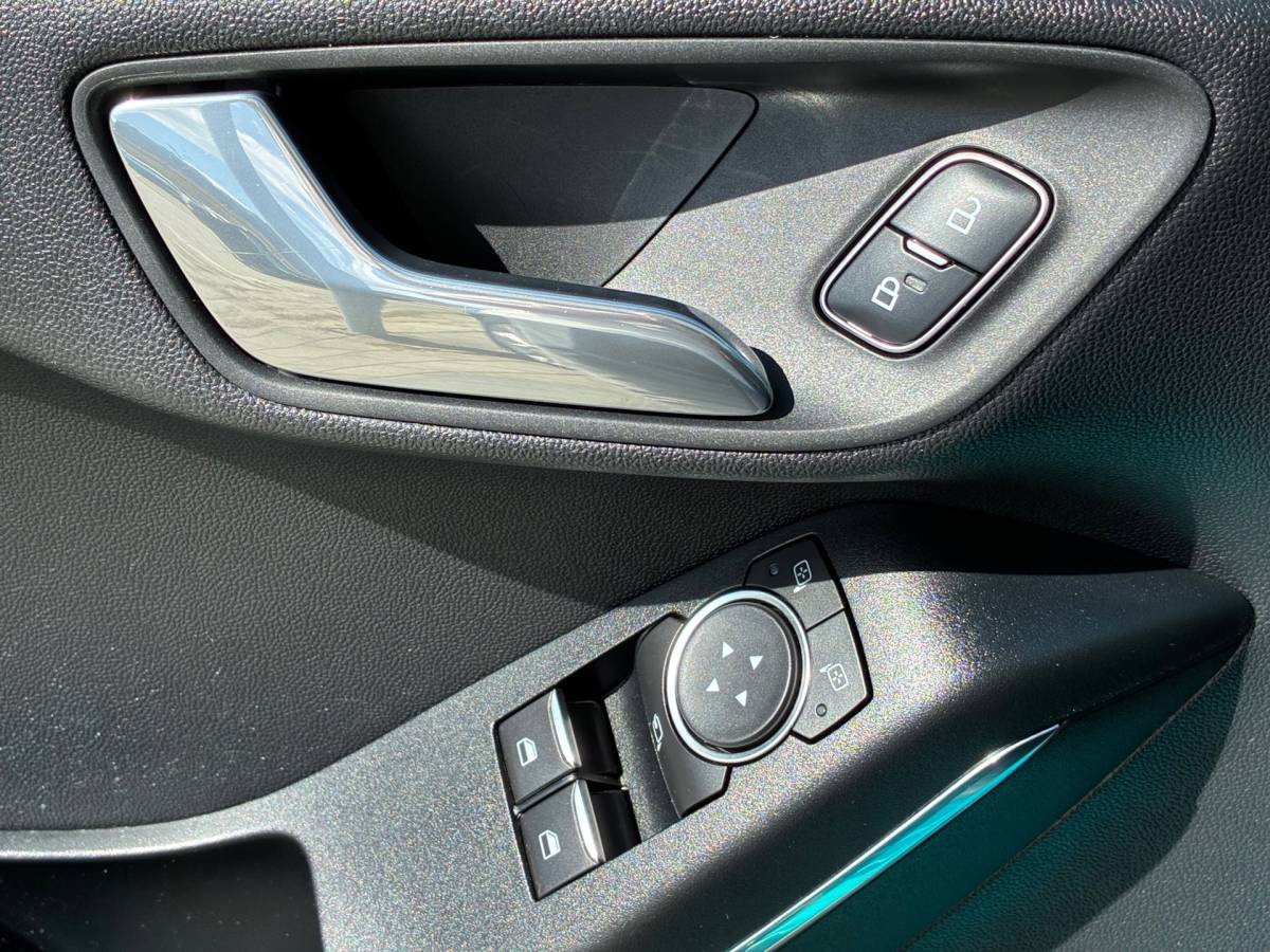 Ford Fiesta Ford Fiesta 1.0 EcoBoost Titanium|1e Eigenaar|Camera|Navigatie|CruiseControl|Climatronic|Trekhaak|NAP|