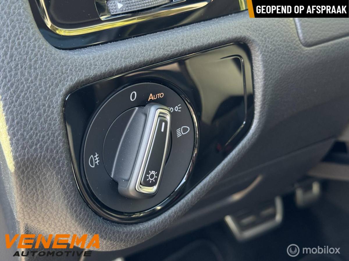 Volkswagen Golf VW Golf 1.5 TSI 150pk DSG IQ.DRIVE |1e Eig.|Pano |Dealer
