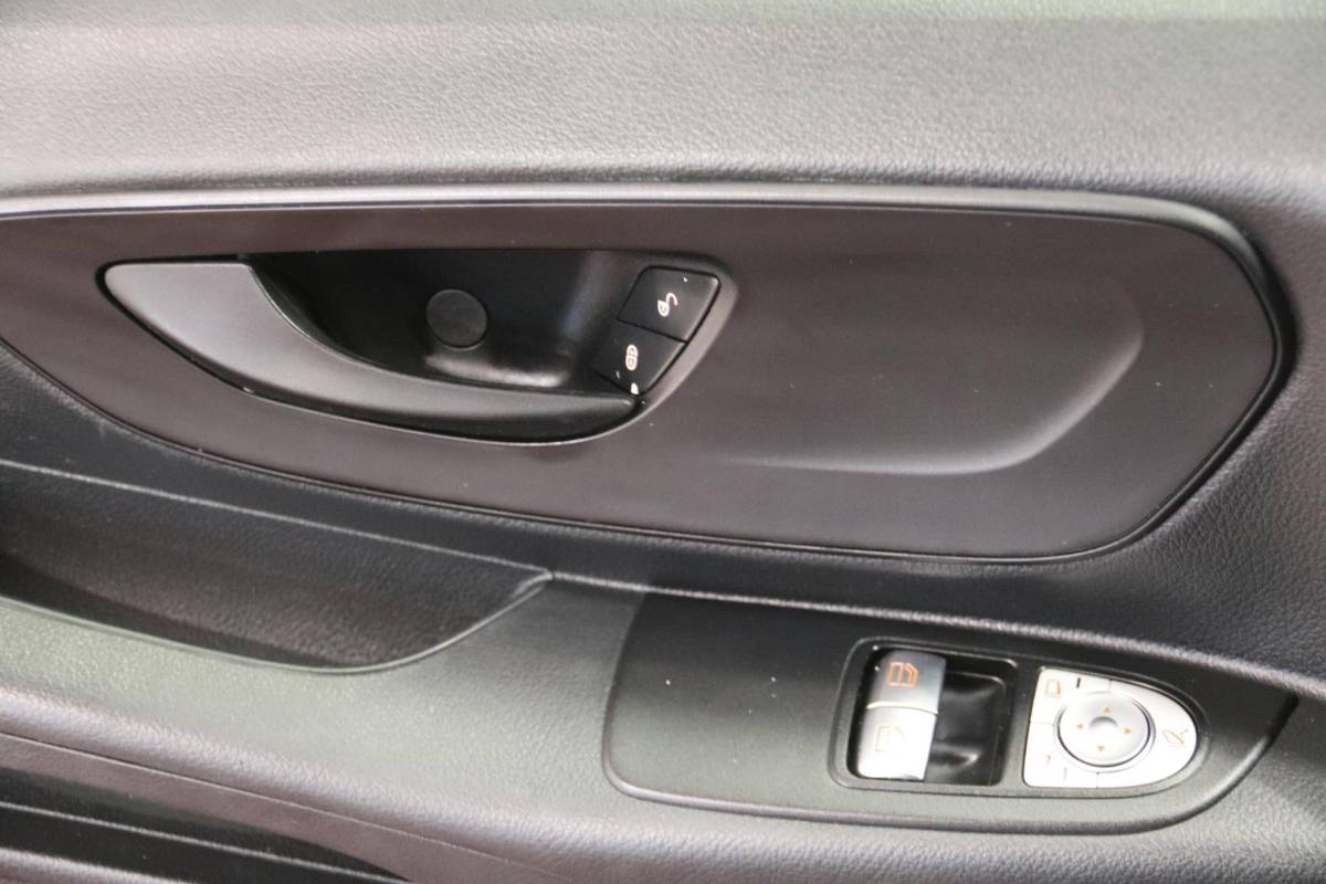 Mercedes-Benz Vito Mercedes-Benz Vito 116 CDI AUTOMAAT DUBBELE SCHUIFDUR TREKHAAK