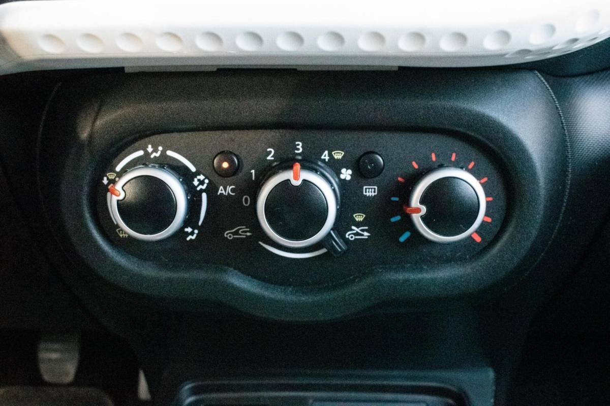 Renault Twingo Renault Twingo 1.0 SCe Limited|INCL. NW APK|AIRCO|5-DRS|BLUETOOTH