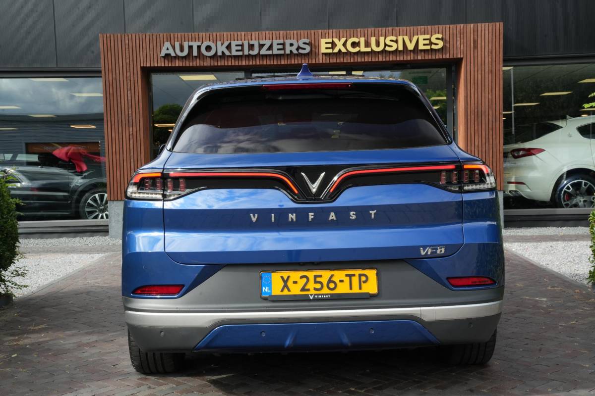 Vinfast VF 8 VinFast VF8 Plus 87.7 kWh Apple carplay Cruise control adaptief DAB Mistlampen voor Bots waarschuwing Stuurwielverw.