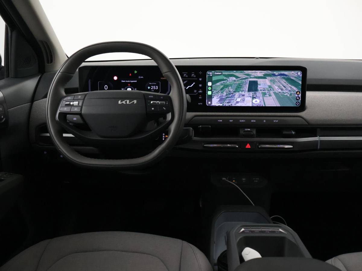 Kia EV3 Kia EV3 Plus 58.3 kWh 204 PK + STUURVERW. | STOELVERW. | TREKHAAK | SOH 100% | ADAPTIVE CRUISE | CAMERA