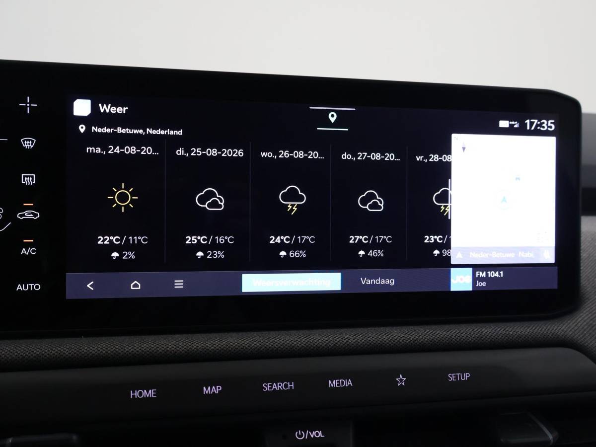Kia EV3 Kia EV3 Plus 58.3 kWh 204 PK + STUURVERW. | STOELVERW. | TREKHAAK | SOH 100% | ADAPTIVE CRUISE | CAMERA