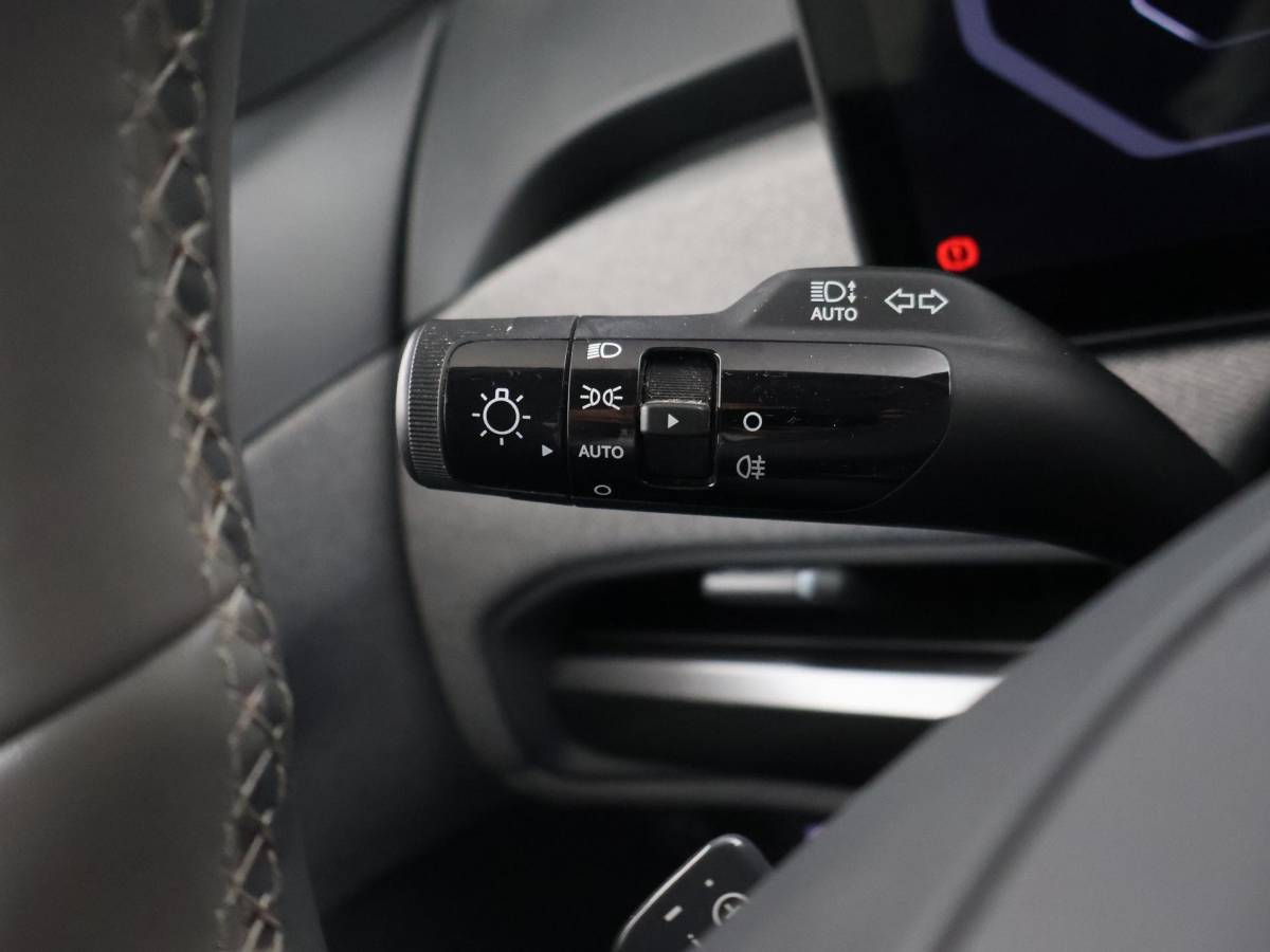 Kia EV3 Kia EV3 Plus 58.3 kWh 204 PK + STUURVERW. | STOELVERW. | TREKHAAK | SOH 100% | ADAPTIVE CRUISE | CAMERA