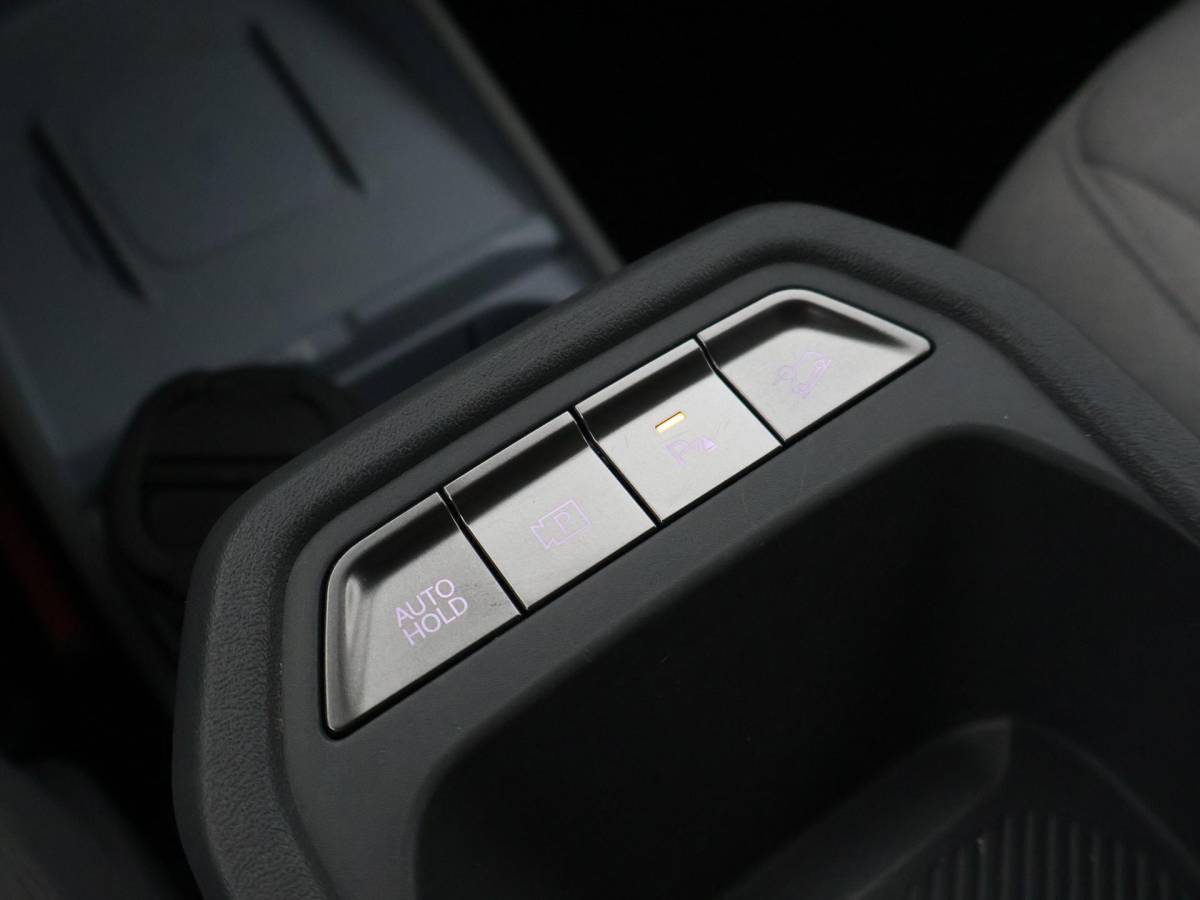 Kia EV3 Kia EV3 Plus 58.3 kWh 204 PK + STUURVERW. | STOELVERW. | TREKHAAK | SOH 100% | ADAPTIVE CRUISE | CAMERA