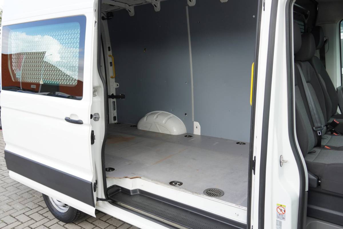 Volkswagen Crafter Volkswagen Crafter 2.0 TDI L3H3 Highline NAP Airco/Cruise