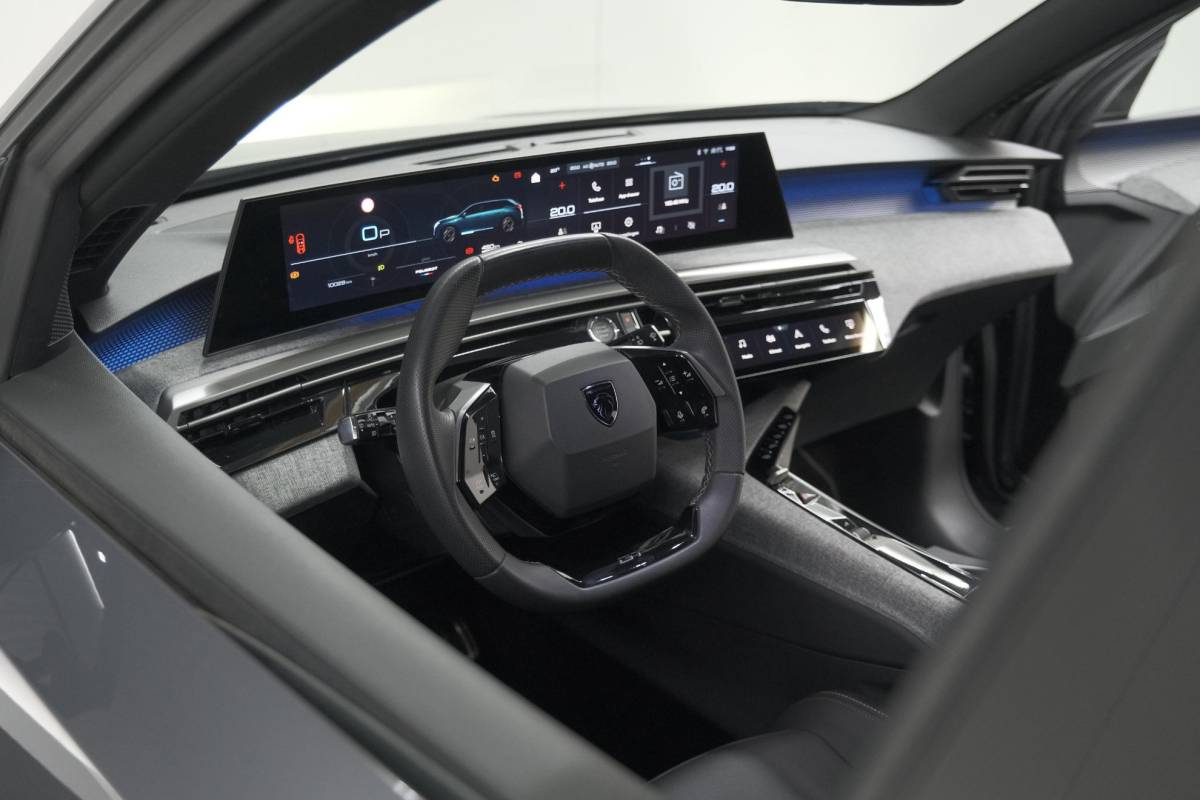 Peugeot 5008 Peugeot 5008 1.2 Hybrid 136 GT 7p | Adaptieve Cruise Control | Camera | Elektrische Kofferklep | Stoelverwarming