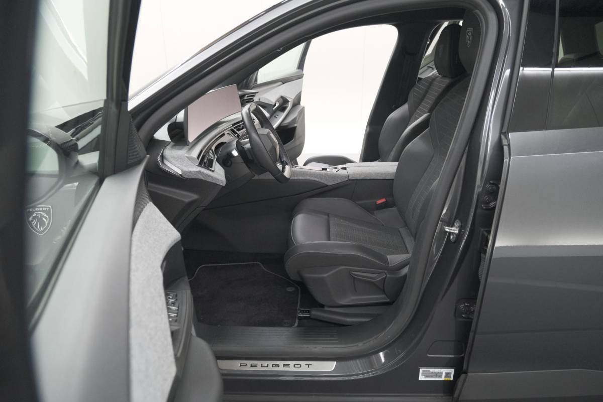 Peugeot 5008 Peugeot 5008 1.2 Hybrid 136 GT 7p | Adaptieve Cruise Control | Camera | Elektrische Kofferklep | Stoelverwarming