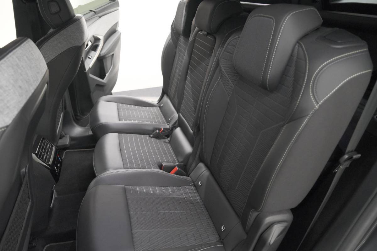 Peugeot 5008 Peugeot 5008 1.2 Hybrid 136 GT 7p | Adaptieve Cruise Control | Camera | Elektrische Kofferklep | Stoelverwarming