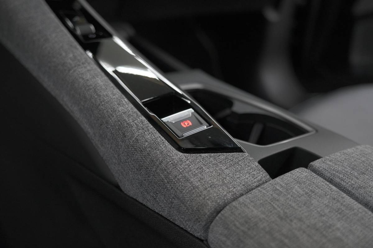Peugeot 5008 Peugeot 5008 1.2 Hybrid 136 GT 7p | Adaptieve Cruise Control | Camera | Elektrische Kofferklep | Stoelverwarming