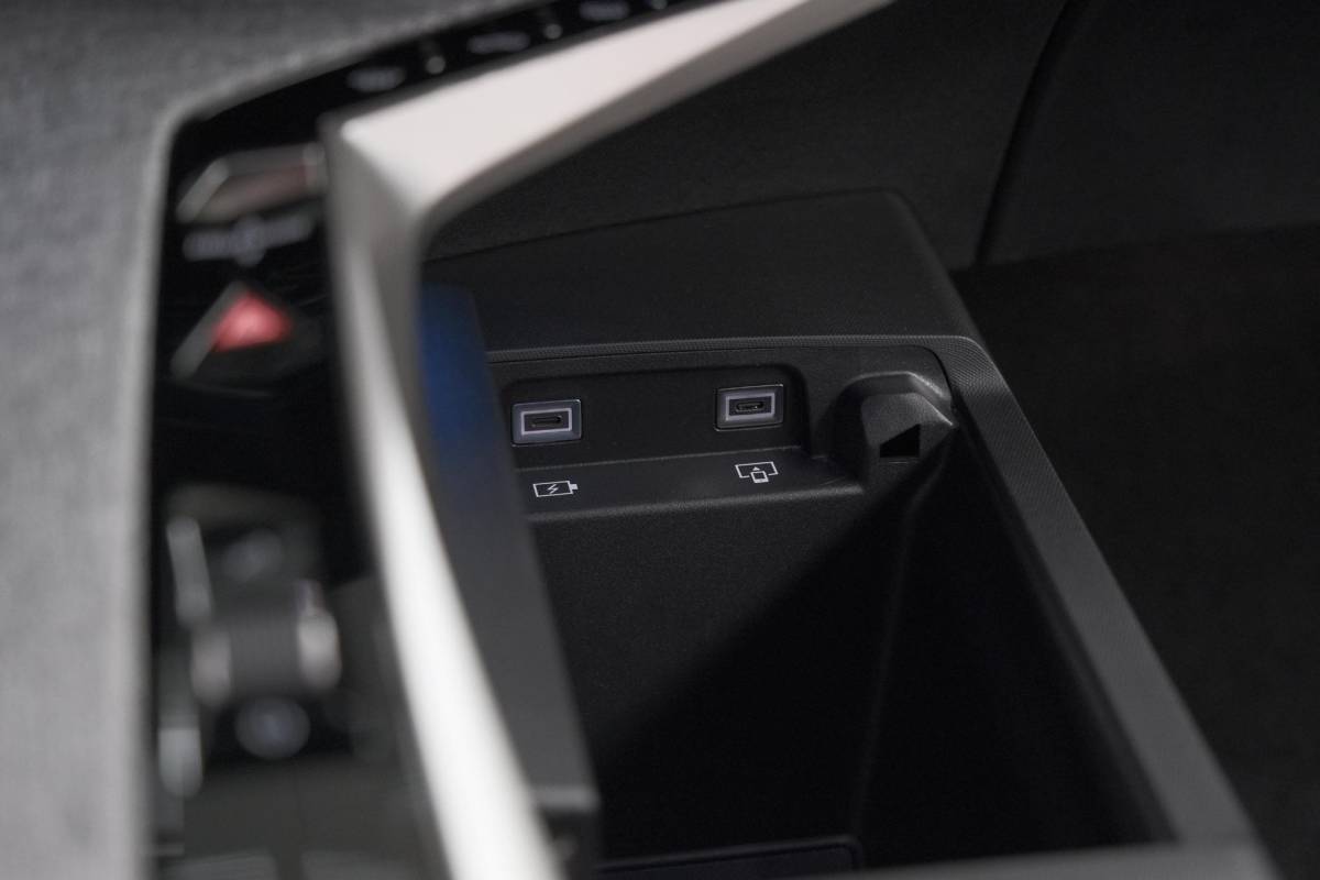 Peugeot 5008 Peugeot 5008 1.2 Hybrid 136 GT 7p | Adaptieve Cruise Control | Camera | Elektrische Kofferklep | Stoelverwarming