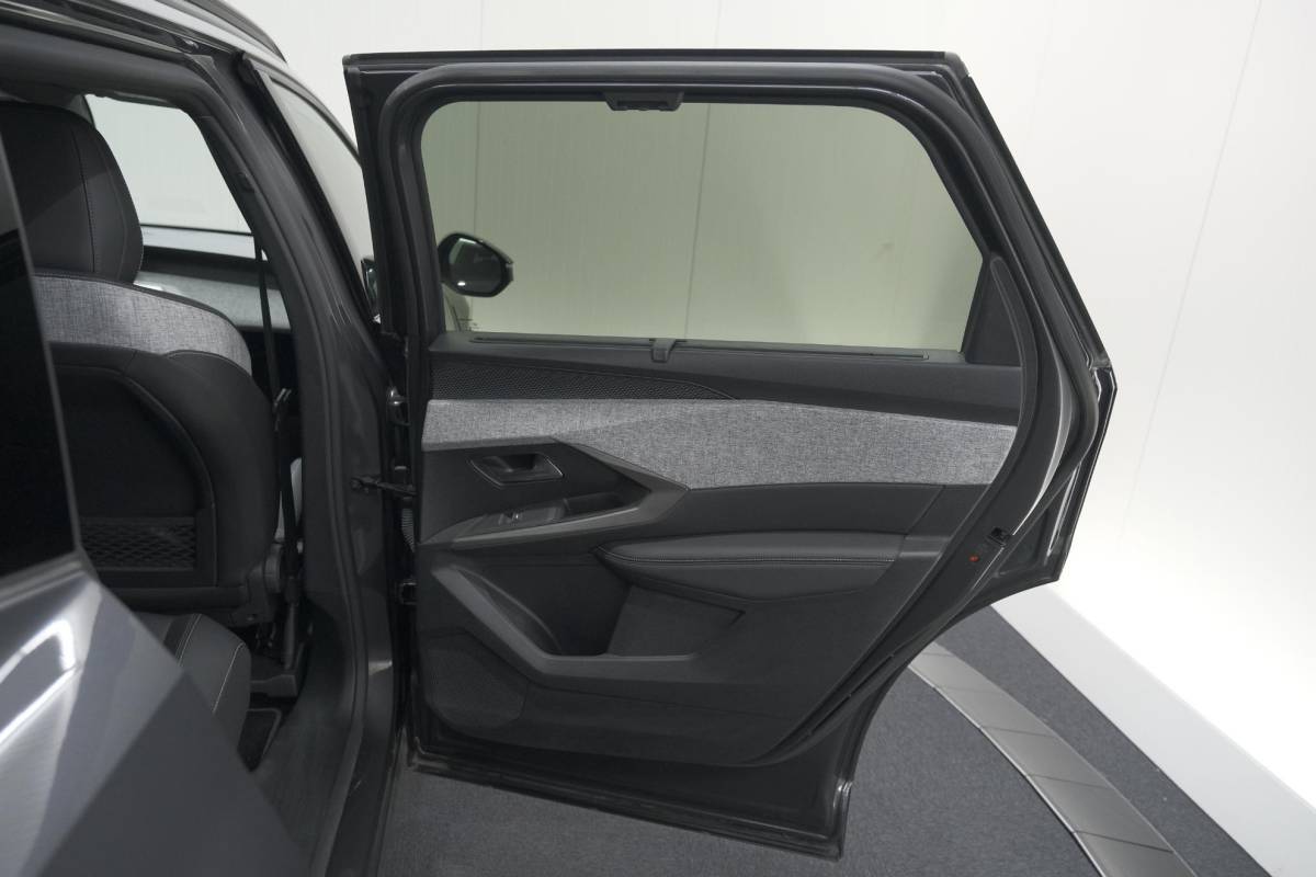 Peugeot 5008 Peugeot 5008 1.2 Hybrid 136 GT 7p | Adaptieve Cruise Control | Camera | Elektrische Kofferklep | Stoelverwarming
