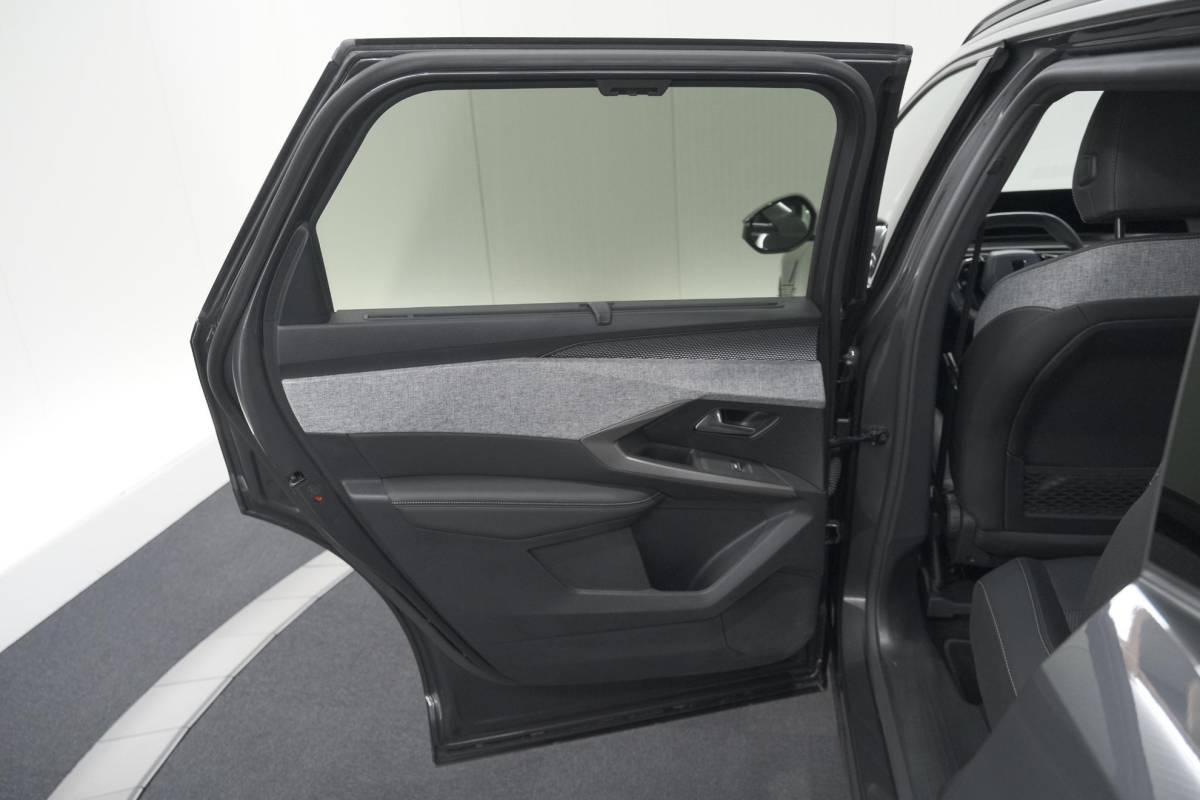 Peugeot 5008 Peugeot 5008 1.2 Hybrid 136 GT 7p | Adaptieve Cruise Control | Camera | Elektrische Kofferklep | Stoelverwarming