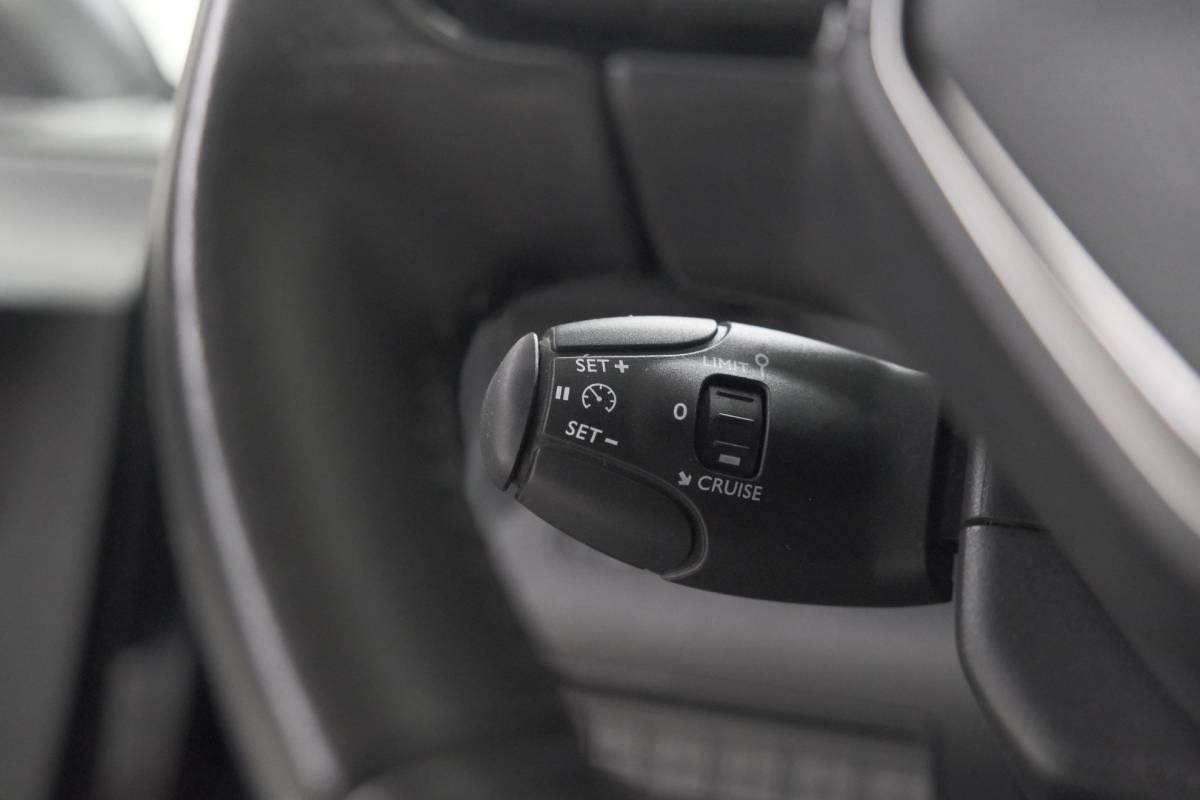 Peugeot Partner Peugeot Partner 1.5 BlueHDi 130 EAT8 S&S L1 | Houten laadvloer | Trekhaak | Camera | Parkeersensoren | Apple Carplay