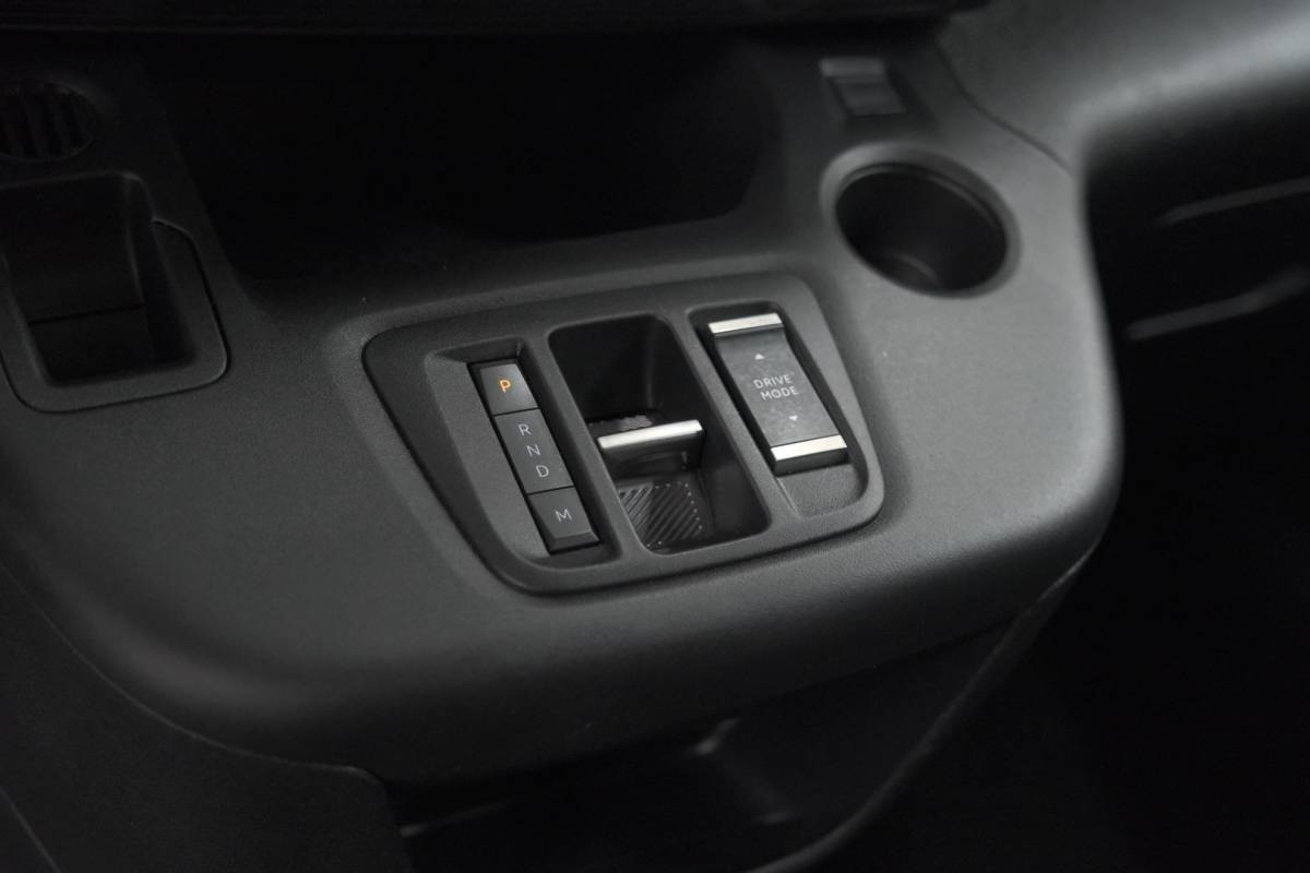 Peugeot Partner Peugeot Partner 1.5 BlueHDi 130 EAT8 S&S L1 | Houten laadvloer | Trekhaak | Camera | Parkeersensoren | Apple Carplay