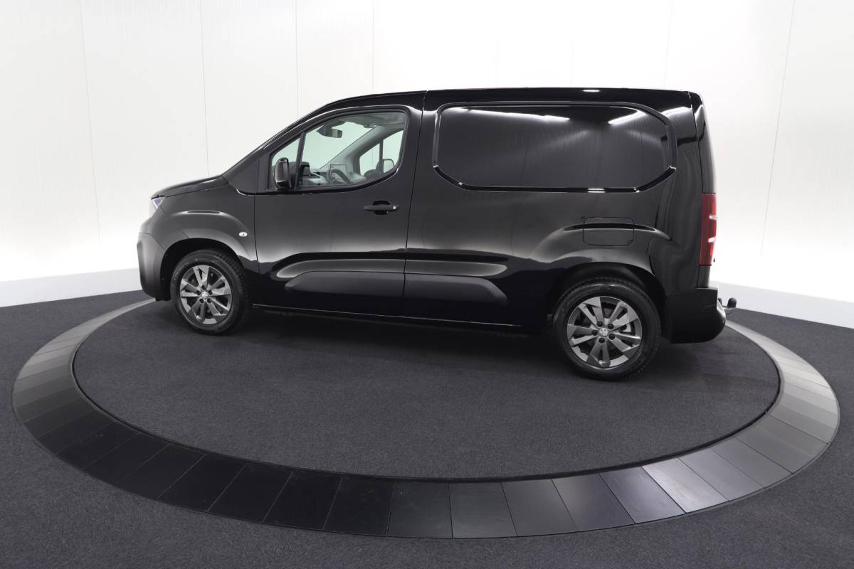 Peugeot Partner Peugeot Partner 1.5 BlueHDi 130 EAT8 S&S L1 | Houten laadvloer | Trekhaak | Camera | Parkeersensoren | Apple Carplay