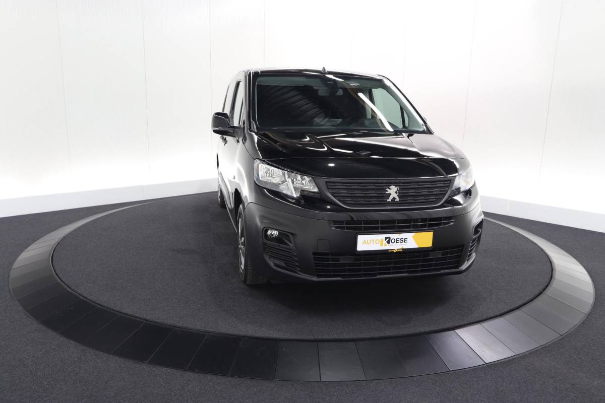 Peugeot Partner Peugeot Partner 1.5 BlueHDi 130 EAT8 S&S L1 | Houten laadvloer | Trekhaak | Camera | Parkeersensoren | Apple Carplay