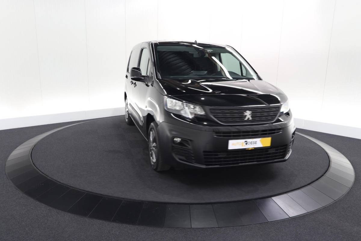 Peugeot Partner Peugeot Partner 1.5 BlueHDi 130 EAT8 S&S L1 | Houten laadvloer | Trekhaak | Camera | Parkeersensoren | Apple Carplay