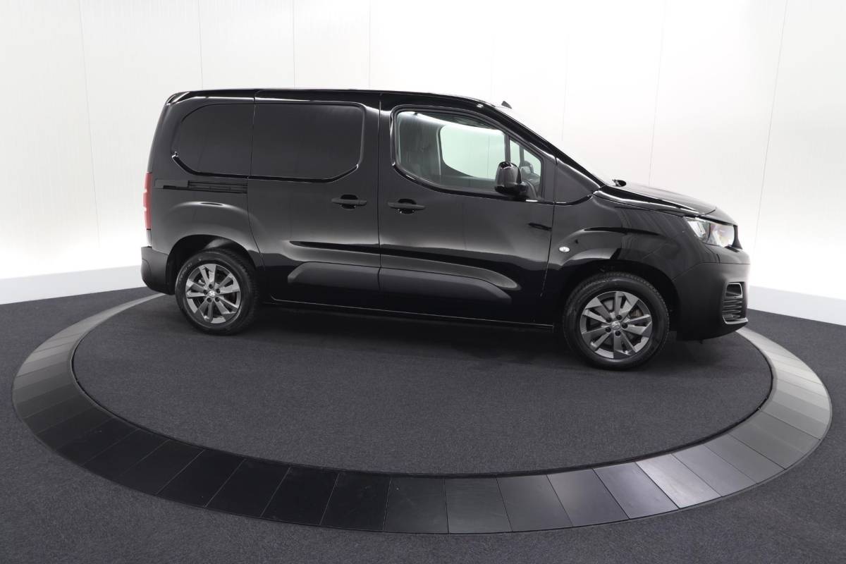 Peugeot Partner Peugeot Partner 1.5 BlueHDi 130 EAT8 S&S L1 | Houten laadvloer | Trekhaak | Camera | Parkeersensoren | Apple Carplay