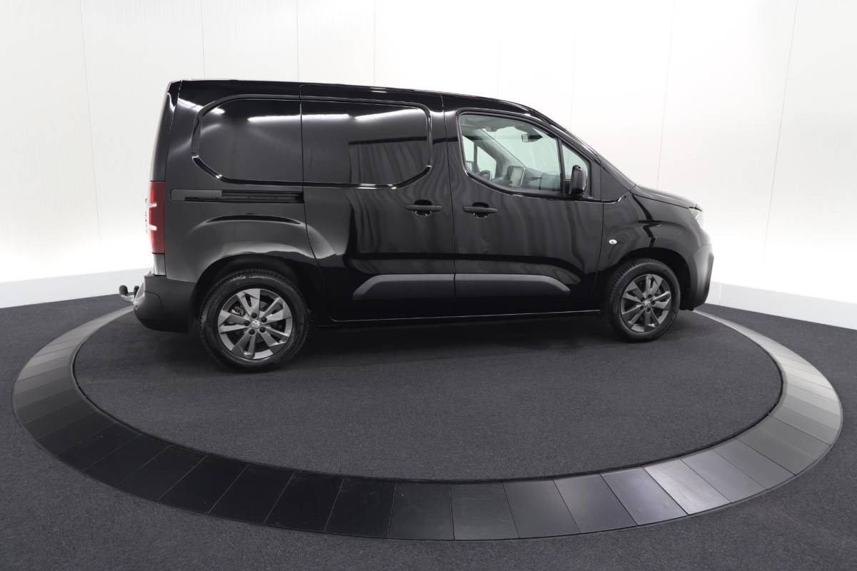 Peugeot Partner Peugeot Partner 1.5 BlueHDi 130 EAT8 S&S L1 | Houten laadvloer | Trekhaak | Camera | Parkeersensoren | Apple Carplay