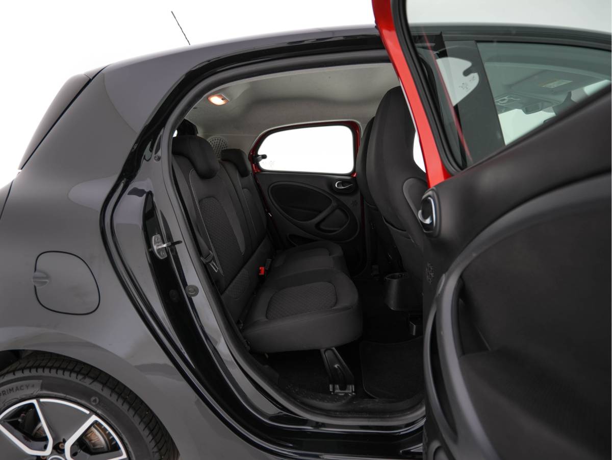smart Forfour Smart forfour EQ Passion 18 kWh {SoH-95%} Aut.*FACE-LIFT | LED-LIGHTS | HEATED-COMFORTSEATS | CRUISE | ECC | DAB | SMART-AUDIO | COOL/AUDIO-PACK | 15″ALU*