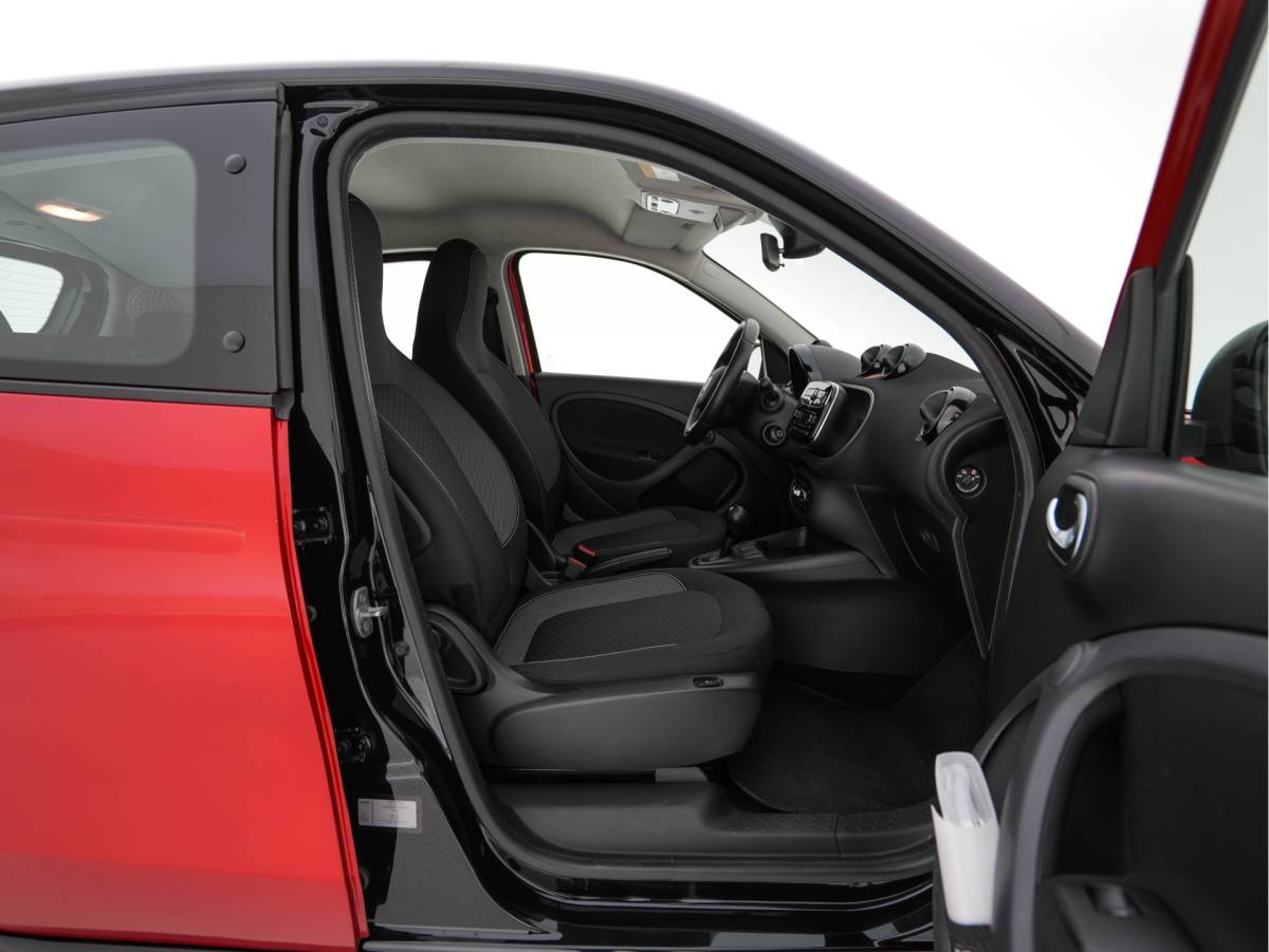 smart Forfour Smart forfour EQ Passion 18 kWh {SoH-95%} Aut.*FACE-LIFT | LED-LIGHTS | HEATED-COMFORTSEATS | CRUISE | ECC | DAB | SMART-AUDIO | COOL/AUDIO-PACK | 15″ALU*
