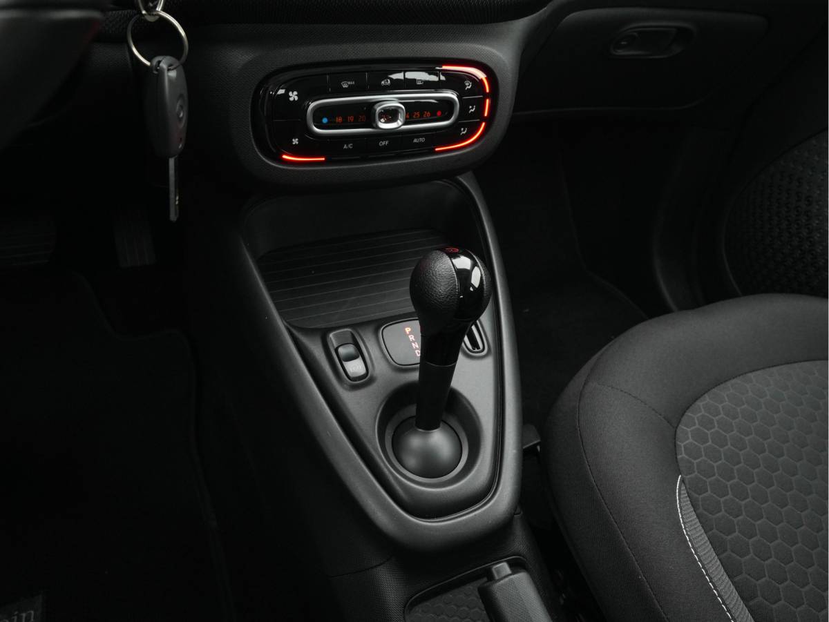 smart Forfour Smart forfour EQ Passion 18 kWh {SoH-95%} Aut.*FACE-LIFT | LED-LIGHTS | HEATED-COMFORTSEATS | CRUISE | ECC | DAB | SMART-AUDIO | COOL/AUDIO-PACK | 15″ALU*