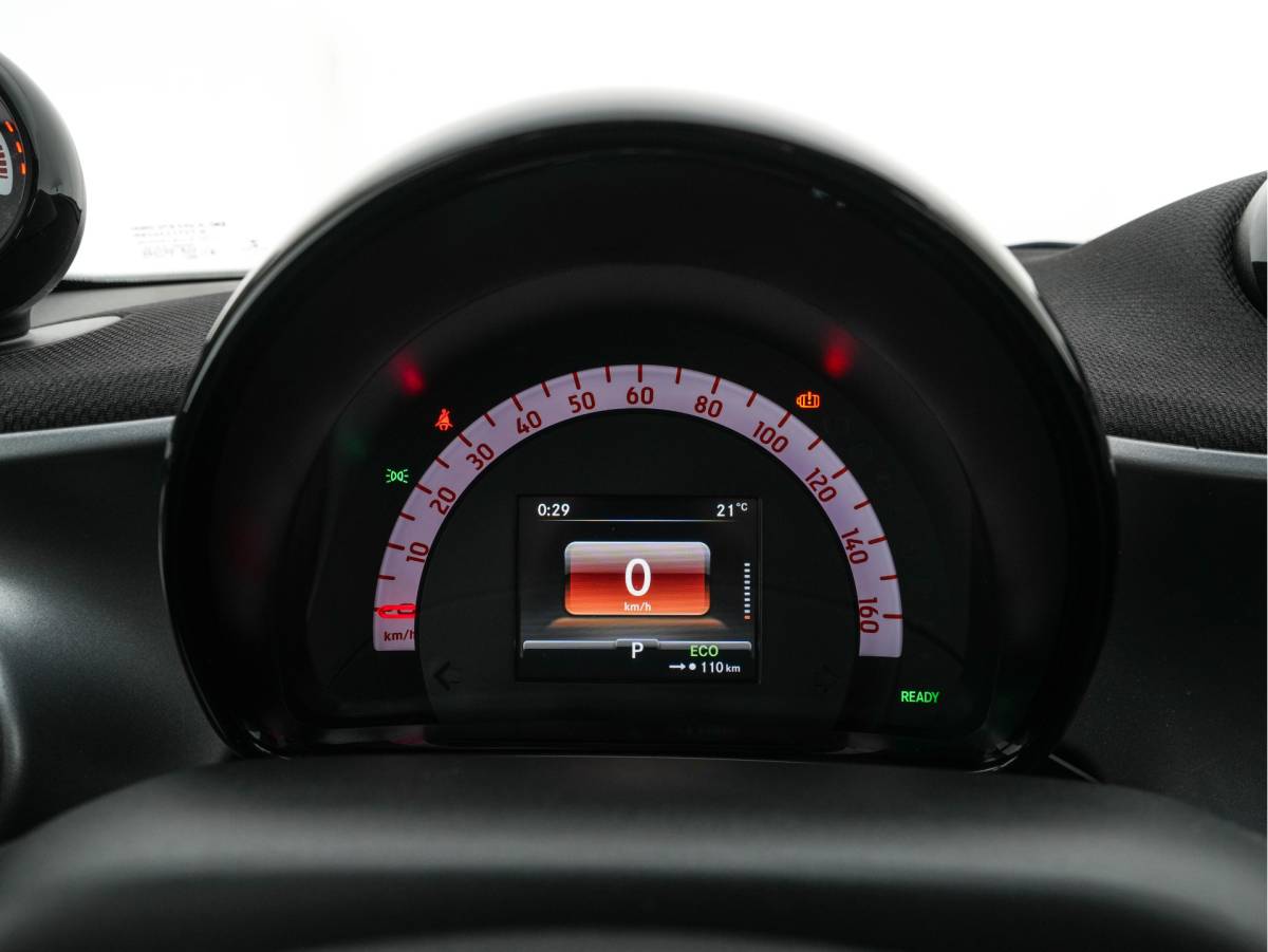 smart Forfour Smart forfour EQ Passion 18 kWh {SoH-95%} Aut.*FACE-LIFT | LED-LIGHTS | HEATED-COMFORTSEATS | CRUISE | ECC | DAB | SMART-AUDIO | COOL/AUDIO-PACK | 15″ALU*