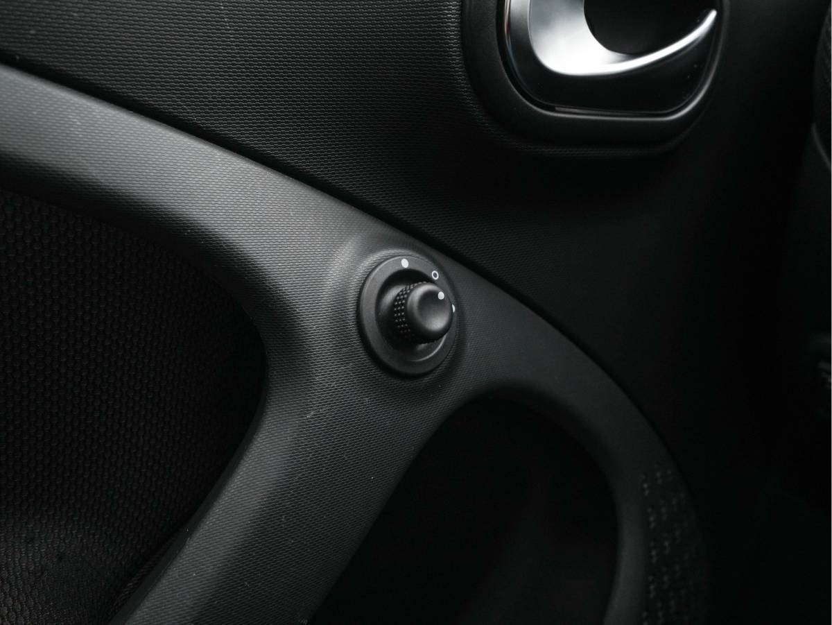 smart Forfour Smart forfour EQ Passion 18 kWh {SoH-95%} Aut.*FACE-LIFT | LED-LIGHTS | HEATED-COMFORTSEATS | CRUISE | ECC | DAB | SMART-AUDIO | COOL/AUDIO-PACK | 15″ALU*