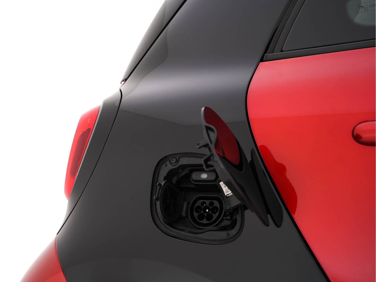 smart Forfour Smart forfour EQ Passion 18 kWh {SoH-95%} Aut.*FACE-LIFT | LED-LIGHTS | HEATED-COMFORTSEATS | CRUISE | ECC | DAB | SMART-AUDIO | COOL/AUDIO-PACK | 15″ALU*