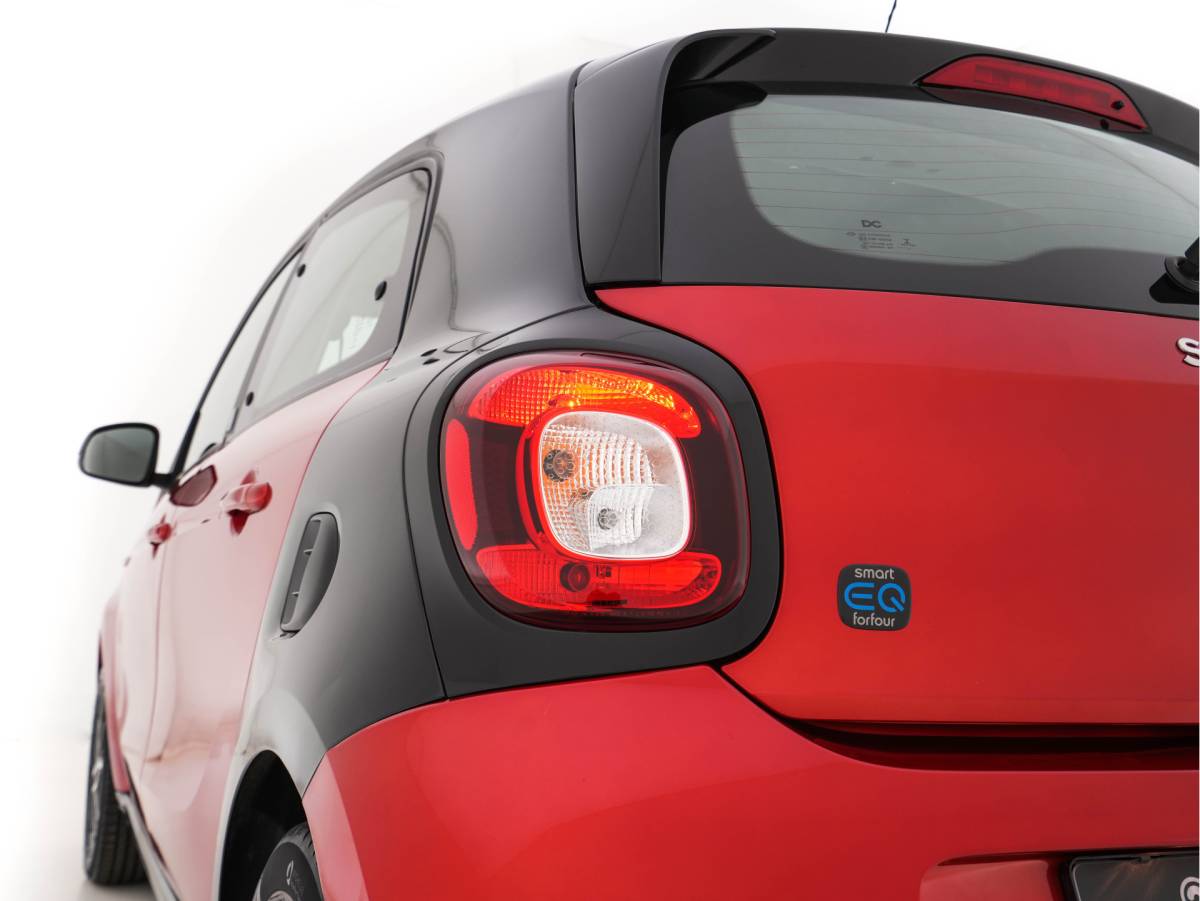 smart Forfour Smart forfour EQ Passion 18 kWh {SoH-95%} Aut.*FACE-LIFT | LED-LIGHTS | HEATED-COMFORTSEATS | CRUISE | ECC | DAB | SMART-AUDIO | COOL/AUDIO-PACK | 15″ALU*