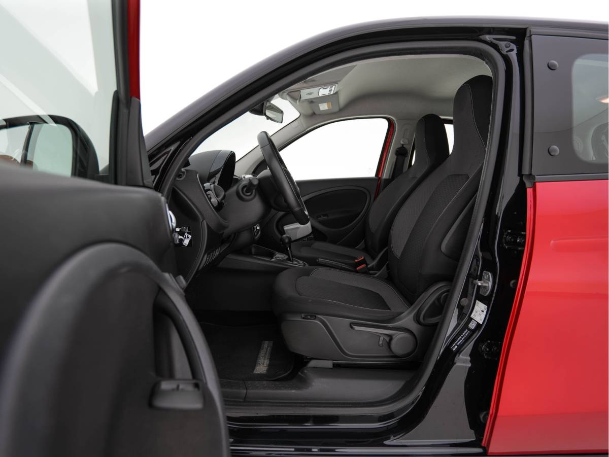 smart Forfour Smart forfour EQ Passion 18 kWh {SoH-95%} Aut.*FACE-LIFT | LED-LIGHTS | HEATED-COMFORTSEATS | CRUISE | ECC | DAB | SMART-AUDIO | COOL/AUDIO-PACK | 15″ALU*