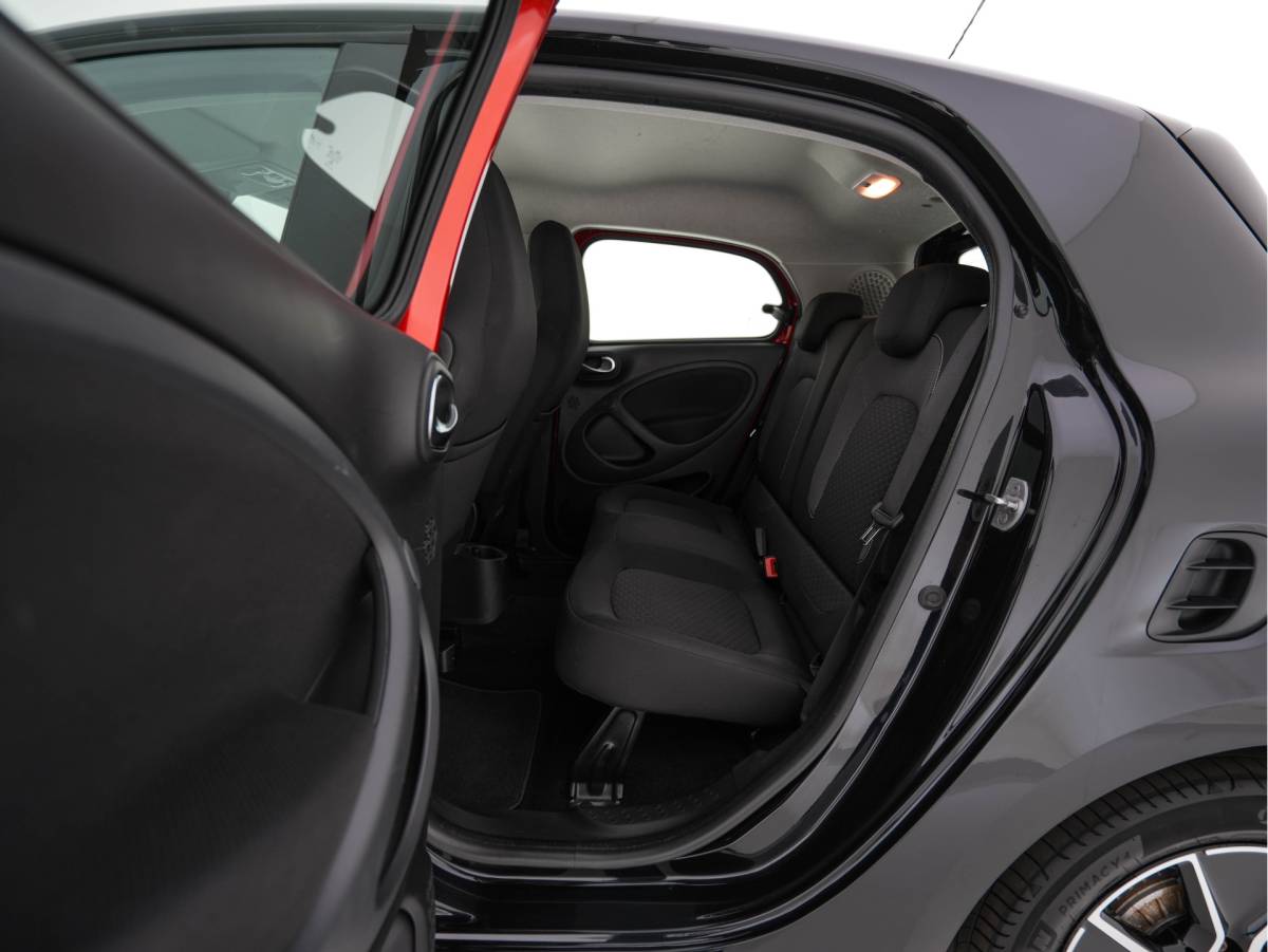 smart Forfour Smart forfour EQ Passion 18 kWh {SoH-95%} Aut.*FACE-LIFT | LED-LIGHTS | HEATED-COMFORTSEATS | CRUISE | ECC | DAB | SMART-AUDIO | COOL/AUDIO-PACK | 15″ALU*