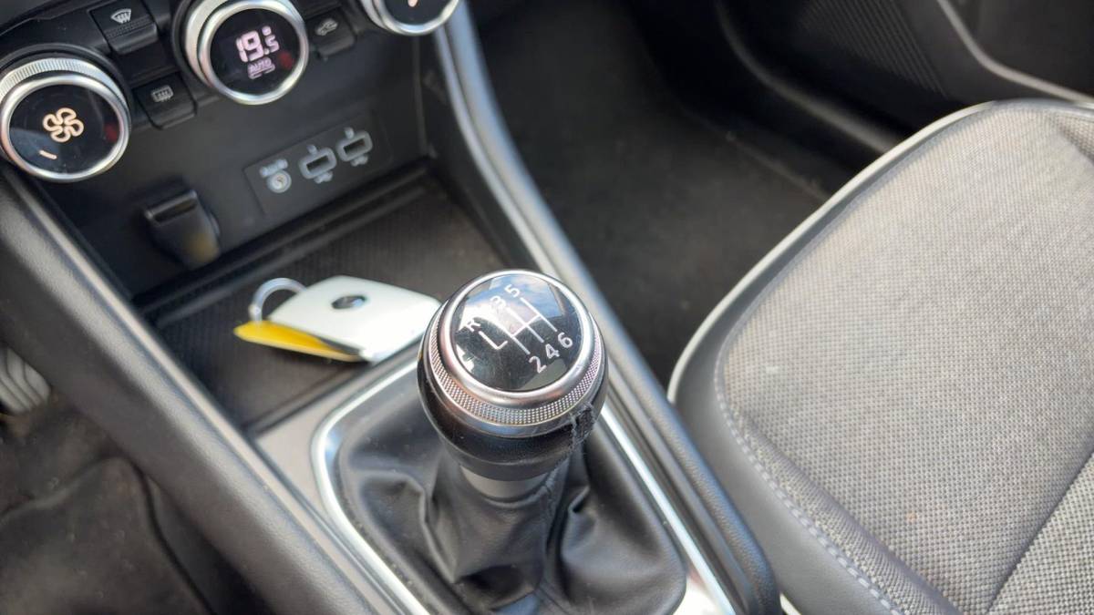 Renault Captur Renault Captur 1.0 TCe 100 Bi-Fuel Intens PANO / CAMERA / LED / CARPLAY / LANE ASS / KEYLESS / CRUISE / NAVI