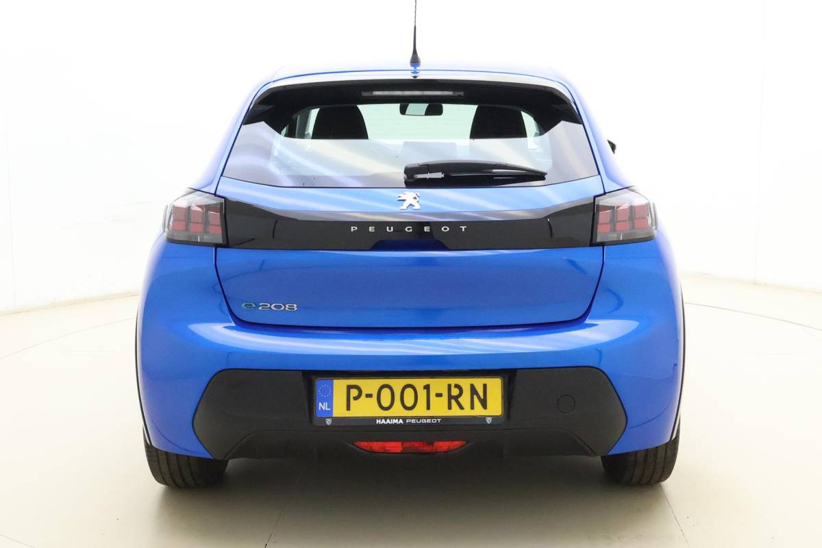 Peugeot e-208 Peugeot e-208 EV Active 50 kWh 88,31% SOH l Navigatie l Stoelverwarming l Bluetooth l Apple Carplay & Android Auto l DAB l LED l PDC achter