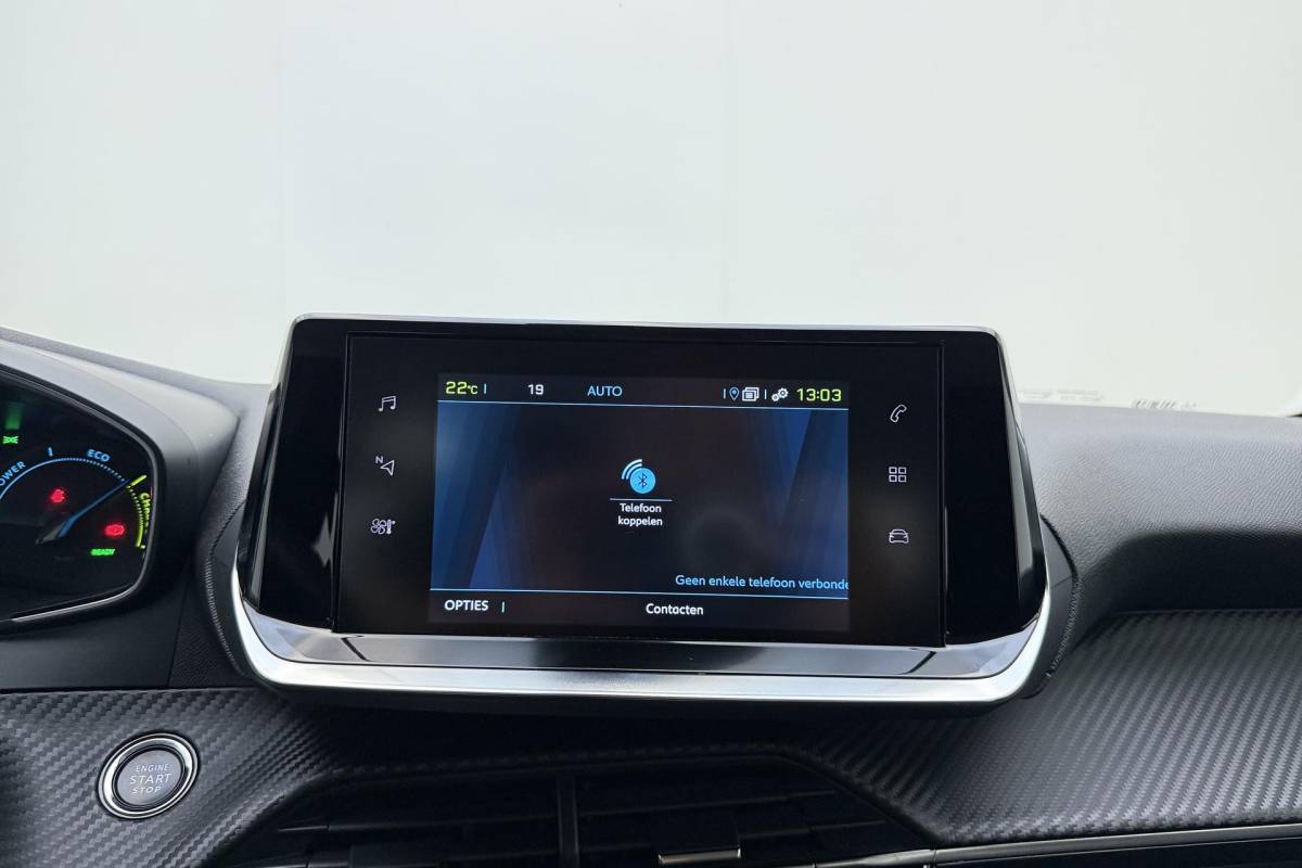 Peugeot e-208 Peugeot e-208 EV Active 50 kWh 88,31% SOH l Navigatie l Stoelverwarming l Bluetooth l Apple Carplay & Android Auto l DAB l LED l PDC achter