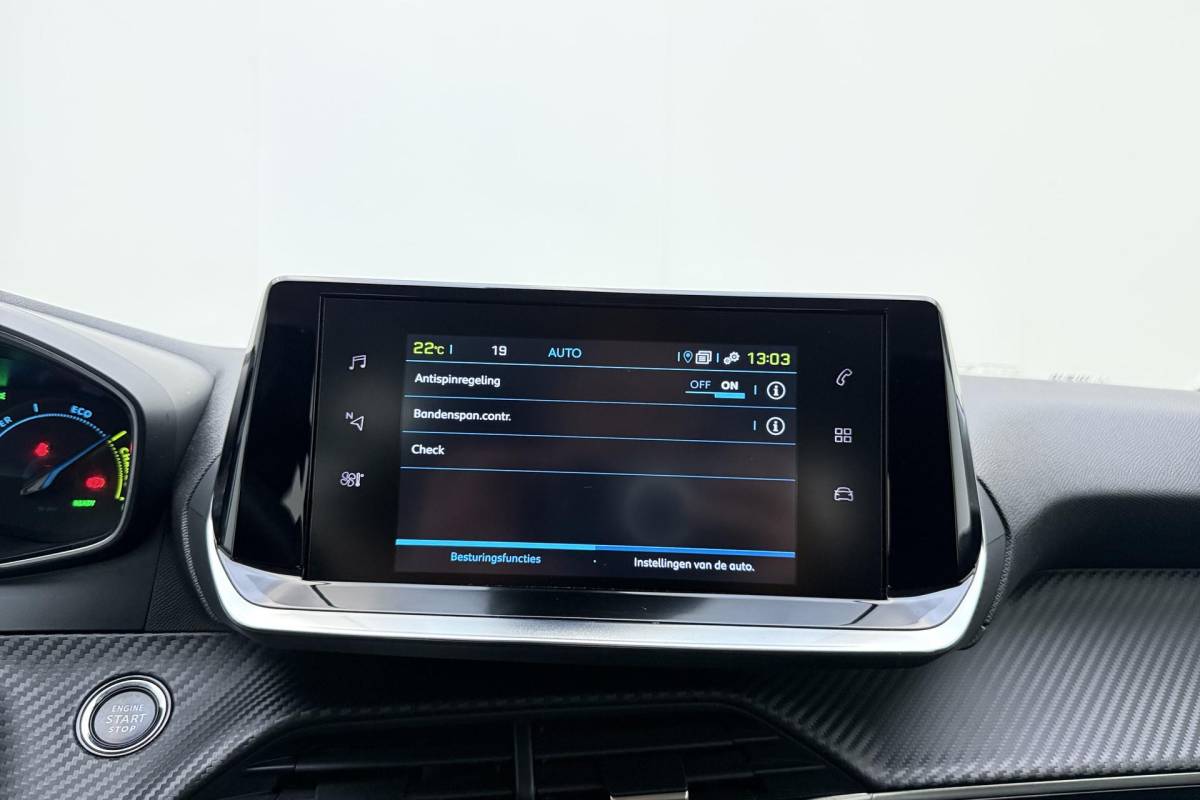 Peugeot e-208 Peugeot e-208 EV Active 50 kWh 88,31% SOH l Navigatie l Stoelverwarming l Bluetooth l Apple Carplay & Android Auto l DAB l LED l PDC achter