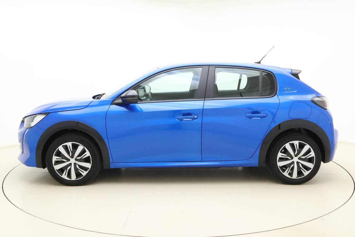 Peugeot e-208 Peugeot e-208 EV Active 50 kWh 88,31% SOH l Navigatie l Stoelverwarming l Bluetooth l Apple Carplay & Android Auto l DAB l LED l PDC achter