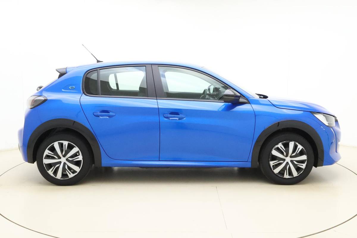 Peugeot e-208 Peugeot e-208 EV Active 50 kWh 88,31% SOH l Navigatie l Stoelverwarming l Bluetooth l Apple Carplay & Android Auto l DAB l LED l PDC achter
