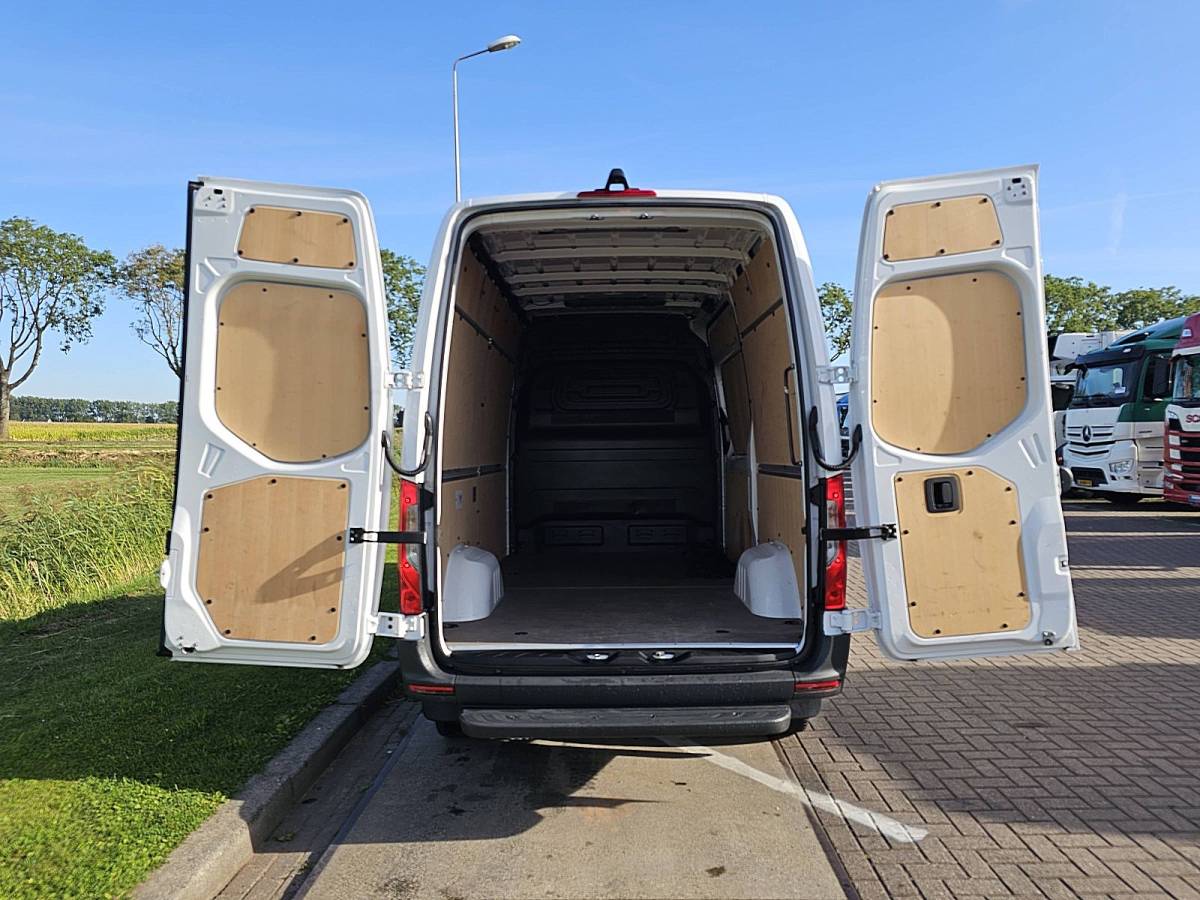Mercedes-Benz eSprinter MERCEDES-BENZ ESPRINTER 314 l2h2 81 kwh led