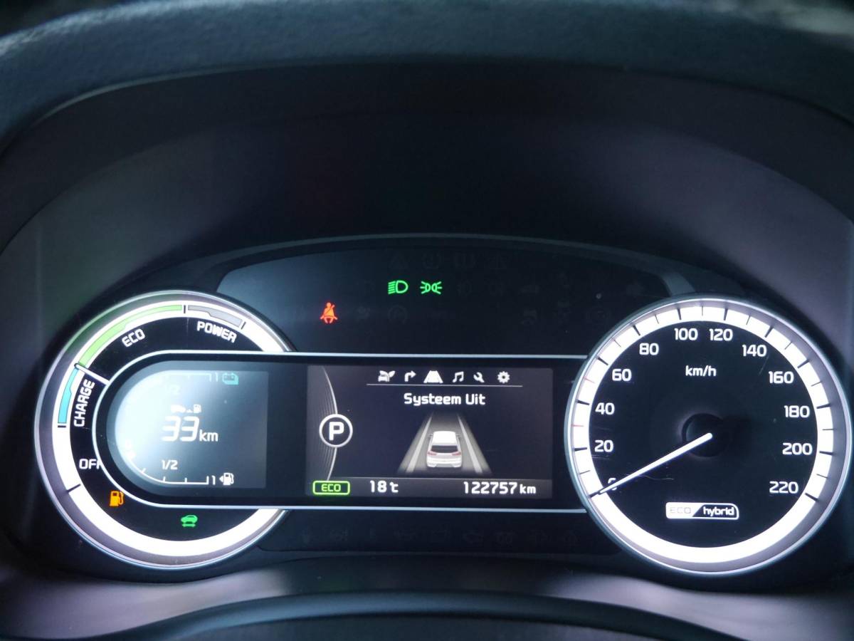 Kia Niro Kia Niro 1.6 GDi Hybrid ExecutiveLine | Automaat | Dodehoek detectie | Adaptieve Cruise | Stoelverwarming | Lederenbekleding | Camera | Xenon verlichting | Parkeersensoren | Navigatie