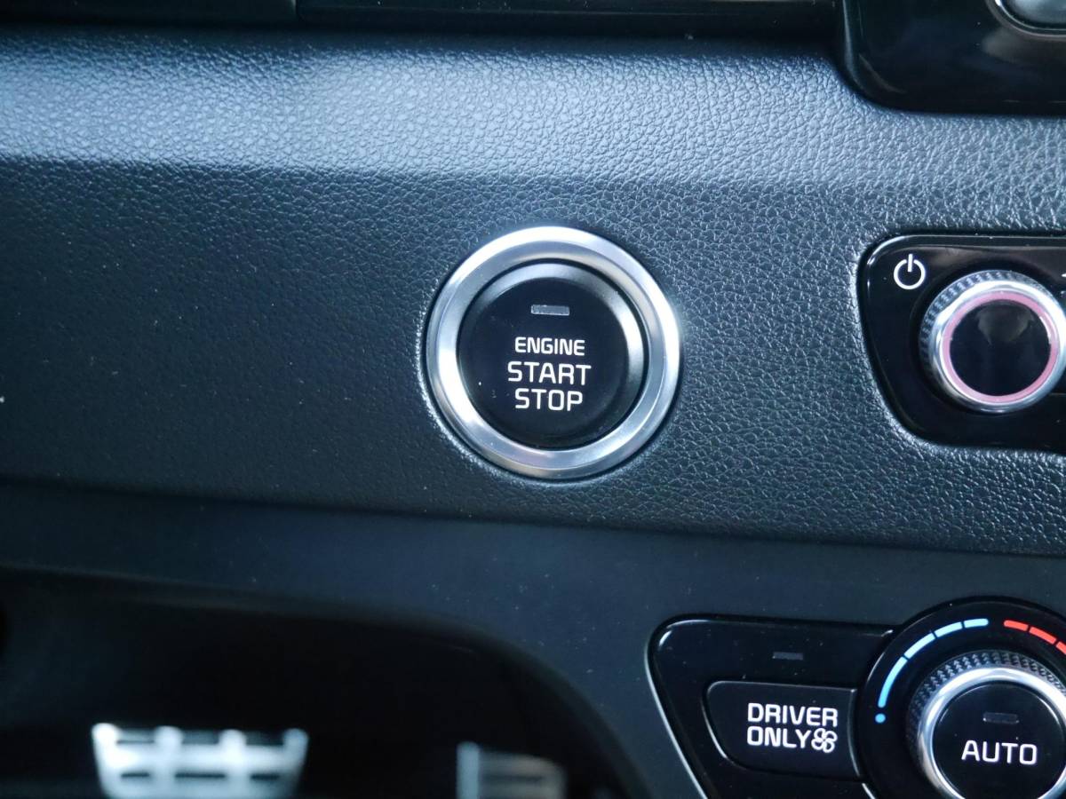 Kia Niro Kia Niro 1.6 GDi Hybrid ExecutiveLine | Automaat | Dodehoek detectie | Adaptieve Cruise | Stoelverwarming | Lederenbekleding | Camera | Xenon verlichting | Parkeersensoren | Navigatie
