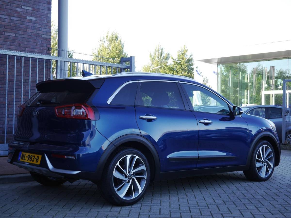 Kia Niro Kia Niro 1.6 GDi Hybrid ExecutiveLine | Automaat | Dodehoek detectie | Adaptieve Cruise | Stoelverwarming | Lederenbekleding | Camera | Xenon verlichting | Parkeersensoren | Navigatie
