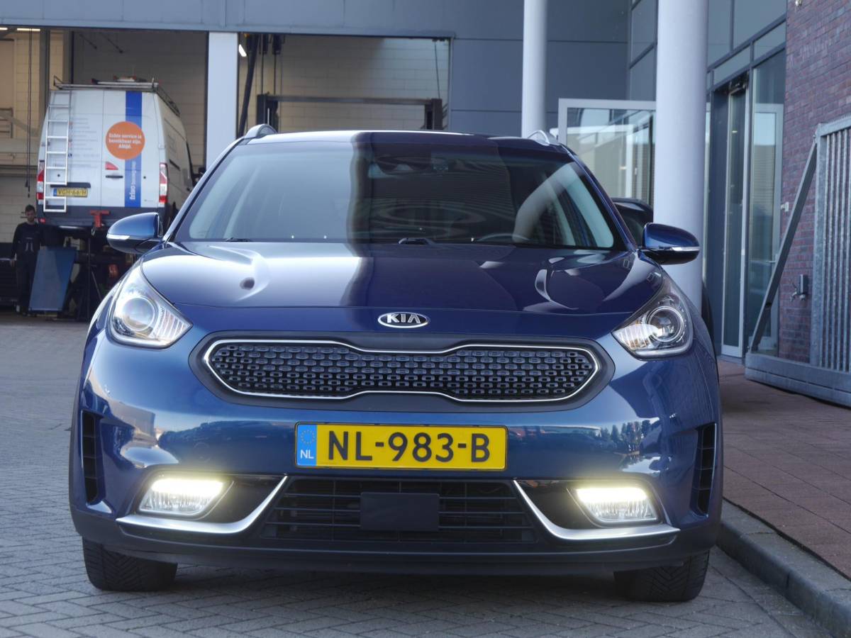 Kia Niro Kia Niro 1.6 GDi Hybrid ExecutiveLine | Automaat | Dodehoek detectie | Adaptieve Cruise | Stoelverwarming | Lederenbekleding | Camera | Xenon verlichting | Parkeersensoren | Navigatie