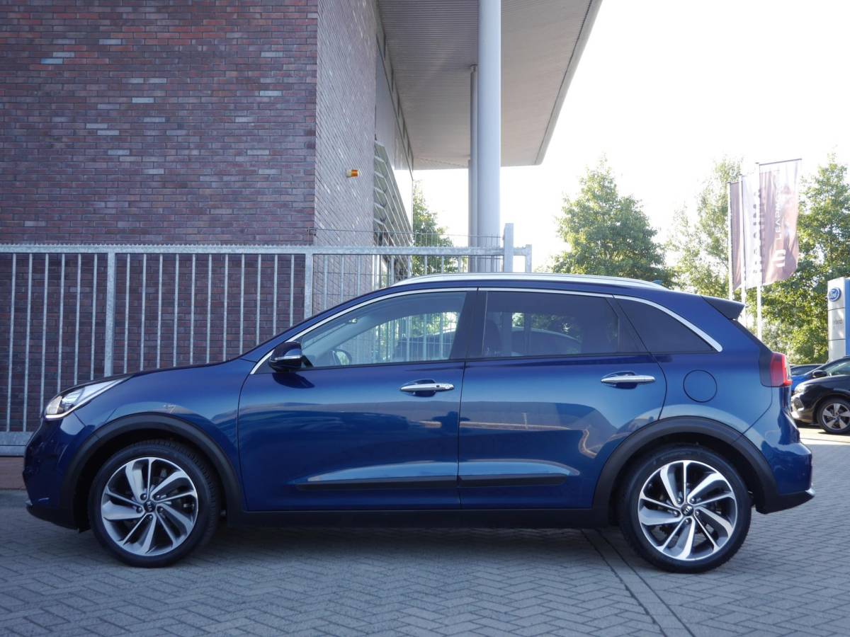 Kia Niro Kia Niro 1.6 GDi Hybrid ExecutiveLine | Automaat | Dodehoek detectie | Adaptieve Cruise | Stoelverwarming | Lederenbekleding | Camera | Xenon verlichting | Parkeersensoren | Navigatie