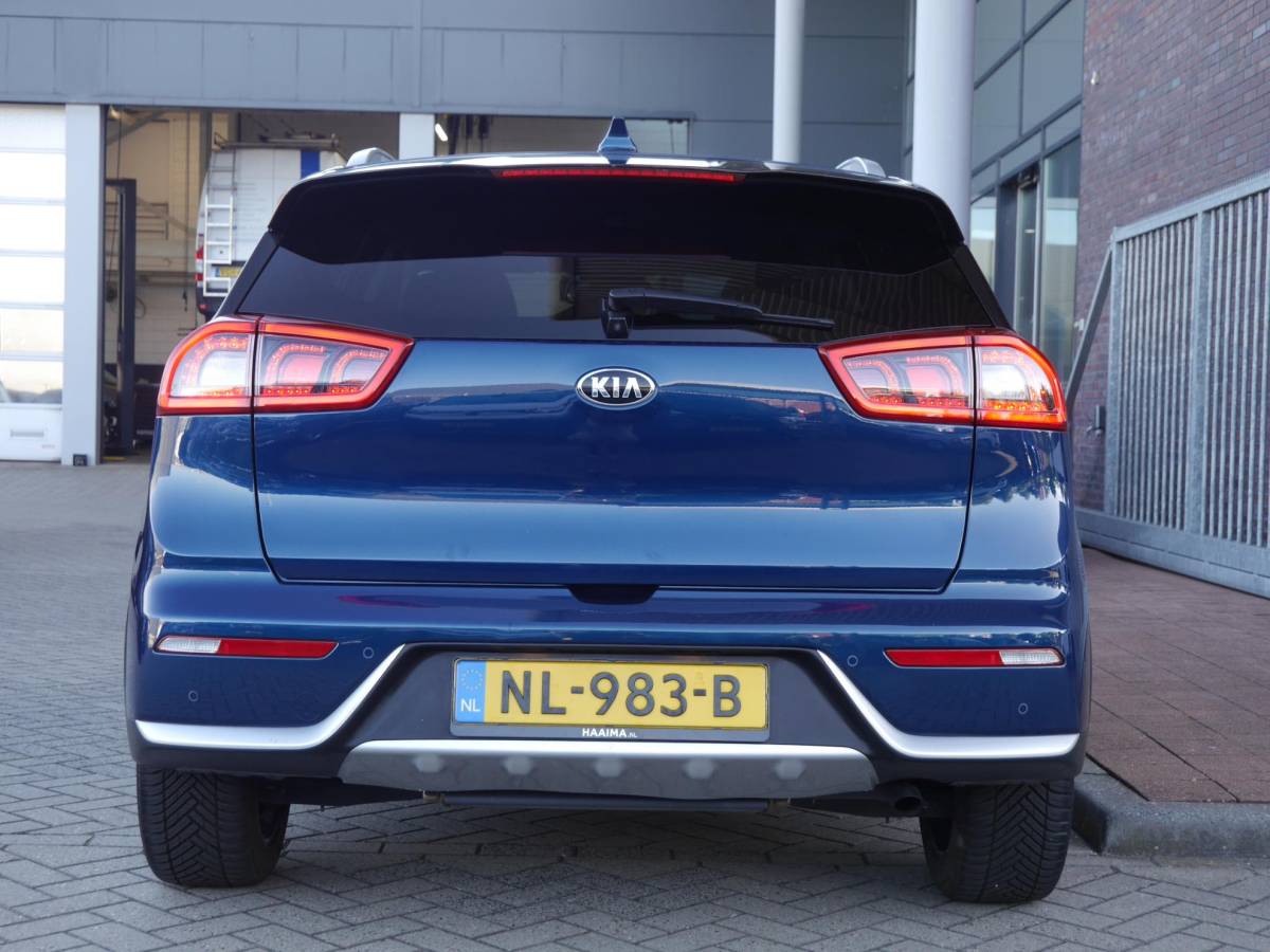 Kia Niro Kia Niro 1.6 GDi Hybrid ExecutiveLine | Automaat | Dodehoek detectie | Adaptieve Cruise | Stoelverwarming | Lederenbekleding | Camera | Xenon verlichting | Parkeersensoren | Navigatie