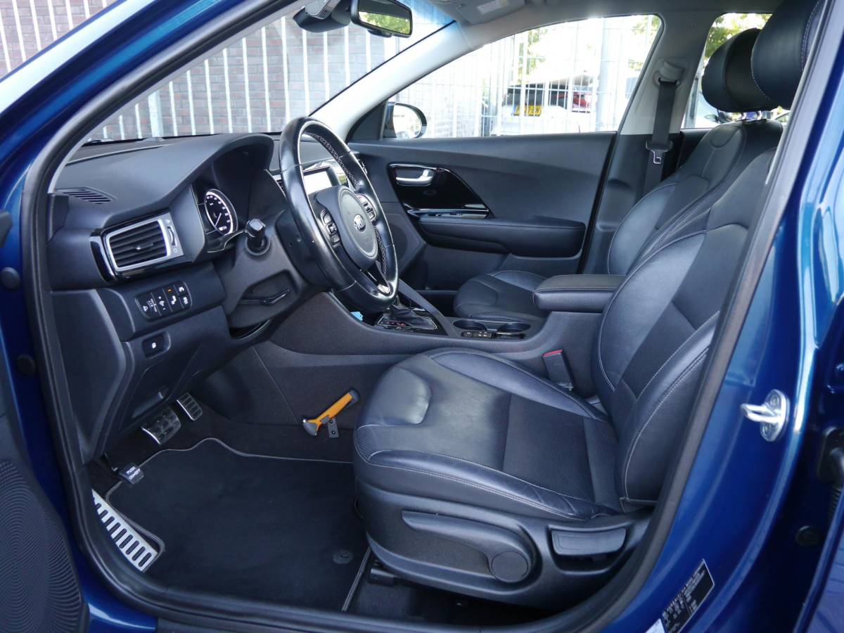 Kia Niro Kia Niro 1.6 GDi Hybrid ExecutiveLine | Automaat | Dodehoek detectie | Adaptieve Cruise | Stoelverwarming | Lederenbekleding | Camera | Xenon verlichting | Parkeersensoren | Navigatie